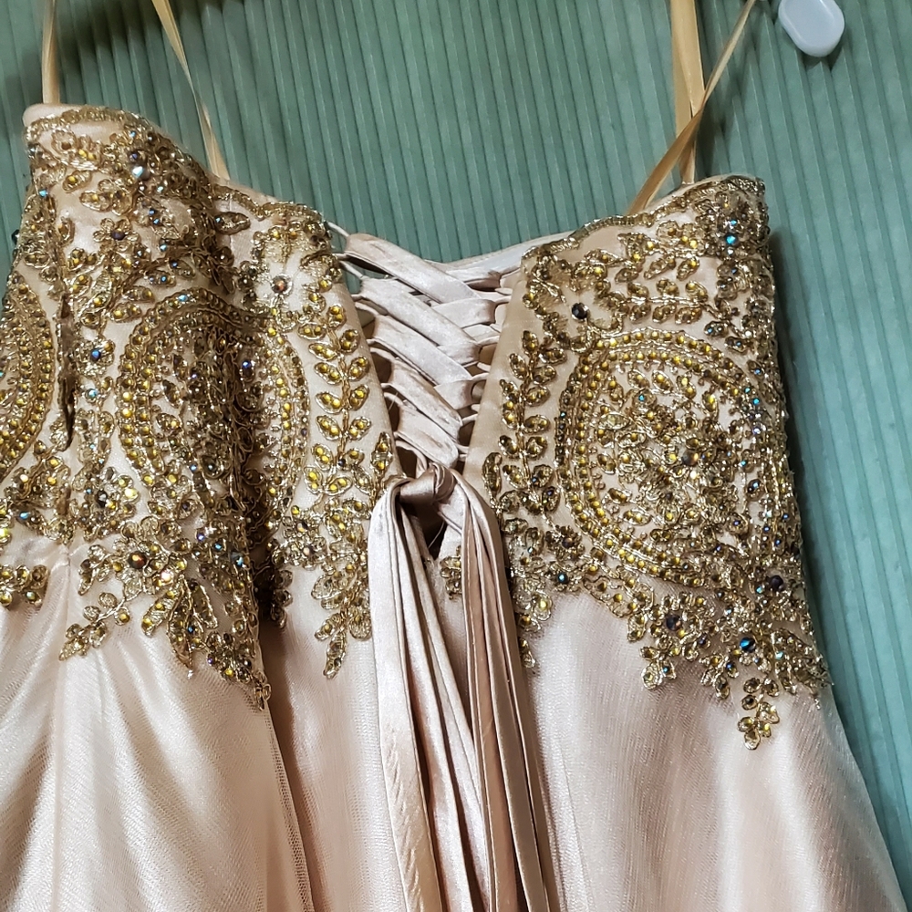 Prom dress - Picture 4 of 6